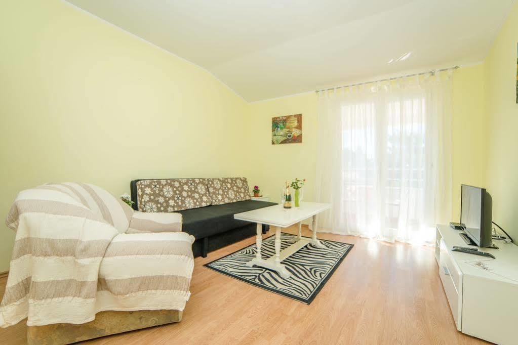 Apartments Betty Borik Rovinj Exterior photo